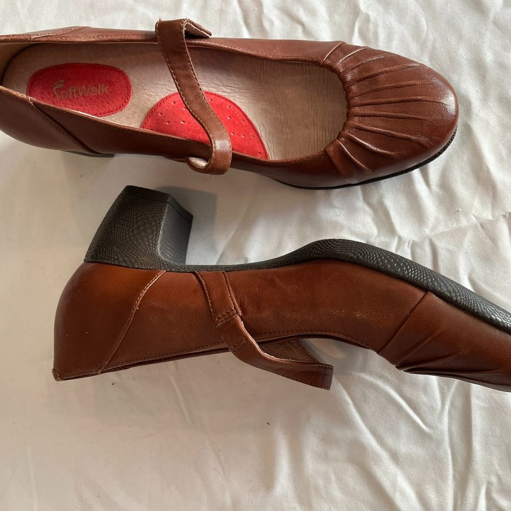 SoftWalk mary jane heel, camel, sz 7